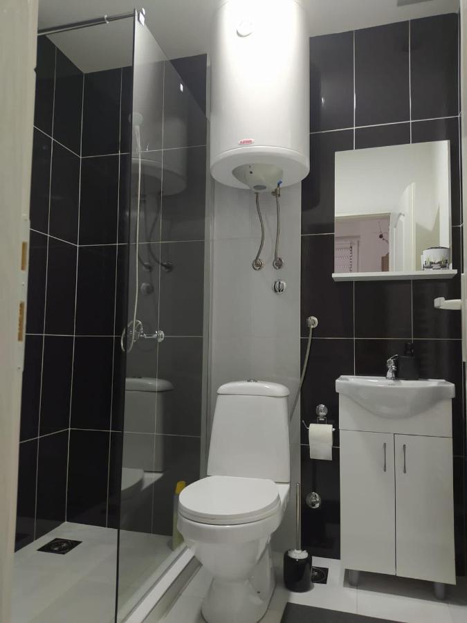 Lotus House Lägenhet Zrenjanin Exteriör bild
