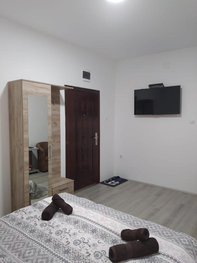 Lotus House Lägenhet Zrenjanin Exteriör bild