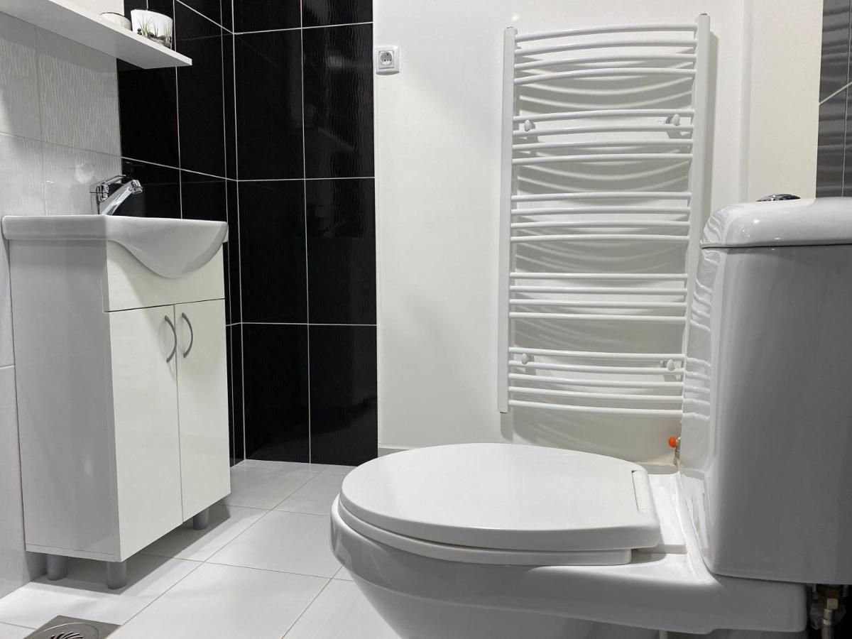Lotus House Lägenhet Zrenjanin Exteriör bild