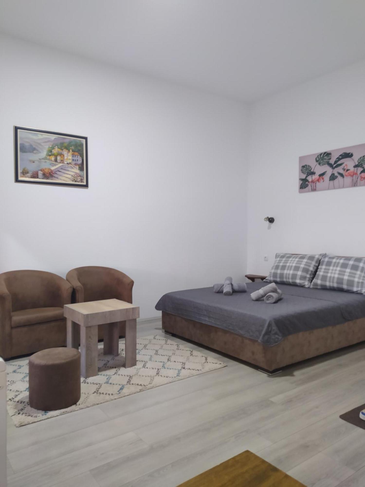 Lotus House Lägenhet Zrenjanin Exteriör bild